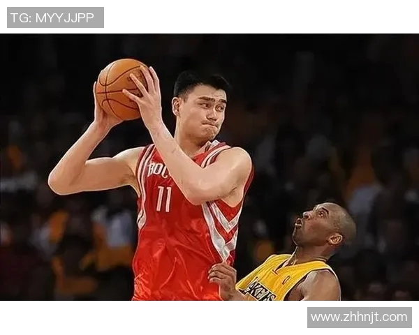 姚明在奥运赛场的扣篮瞬间展现中国篮球的力量与魅力